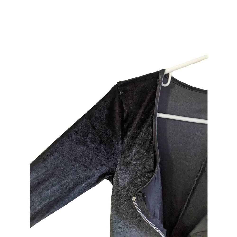 Spirit Halloween Black Onepiece Catsuit Costume with Attached Tail Adult Size XS - Picture 6 of 12